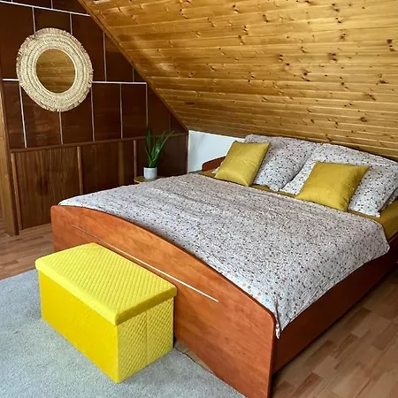 Vidiecky Dom Alexsandra - V Sukromi Casa di campagna *