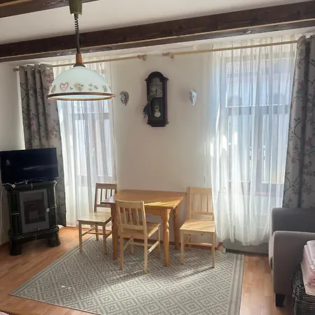 Vidiecky Dom Alexsandra - V Sukromi Casa di campagna *